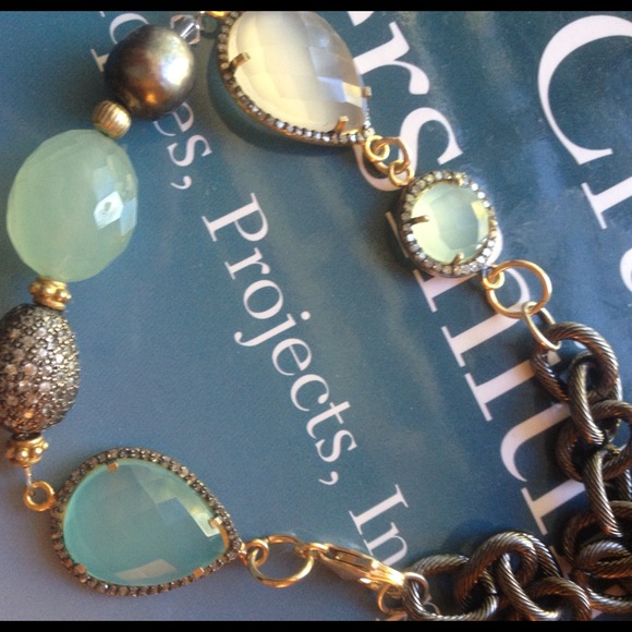 Spec. order Necklace w/ diamonds & wh. sapphires