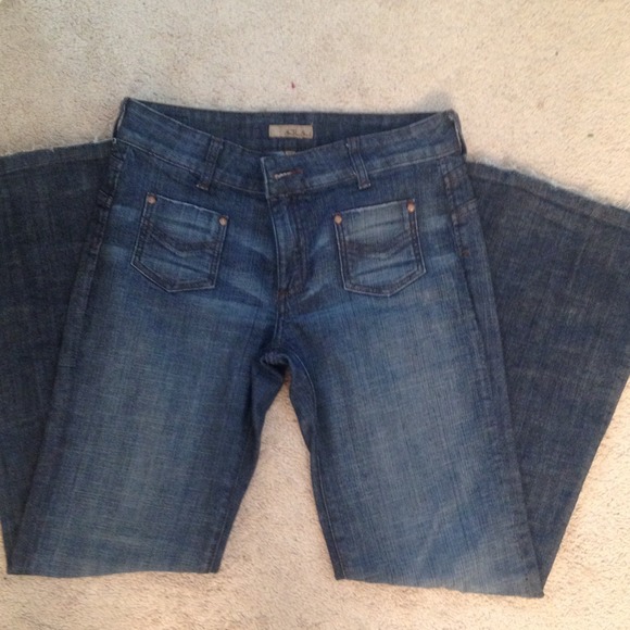 Dark jeans bell bottom