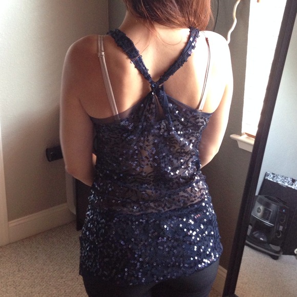 Top - Picture 2 of 2