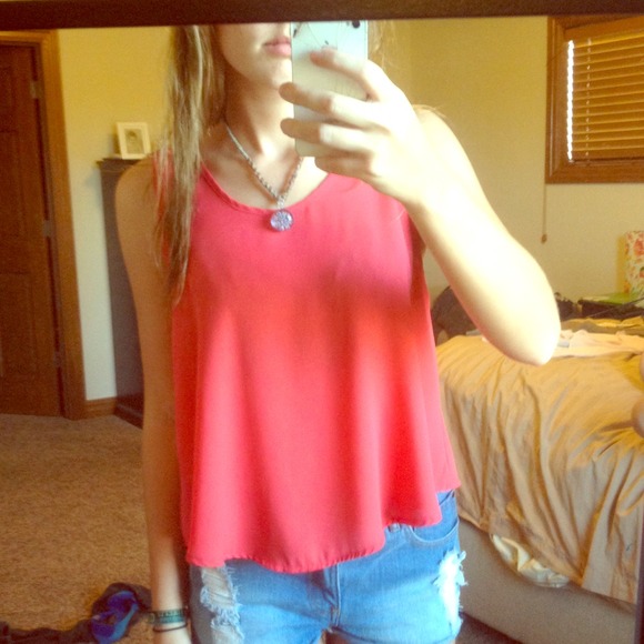 Salmon cored tank top with adorable open back!