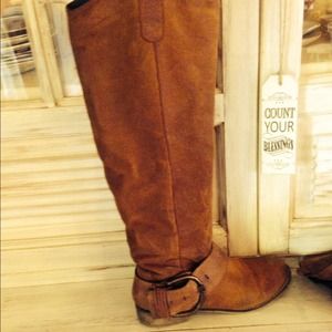 Steve Madden brown suede pull on boots!