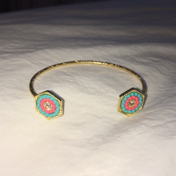 Gold bracelet w/ turquoise and salmon color beads - Picture 1 of 1