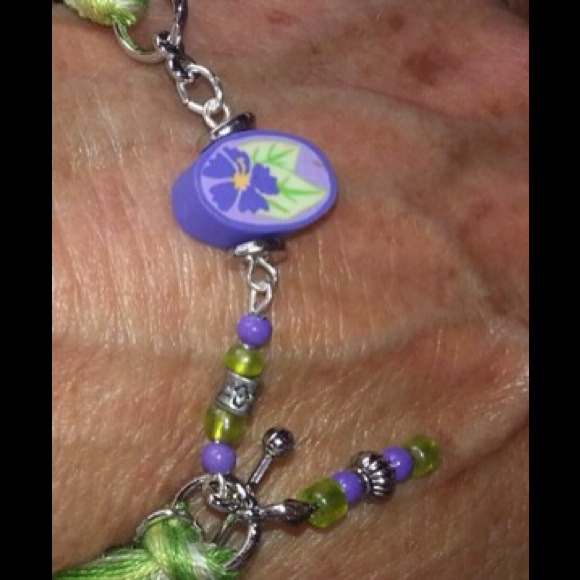 🌷PRETTY VICTORIAN STYLE HANDCRAFTED BRACELET🌷 - Picture 4 of 4