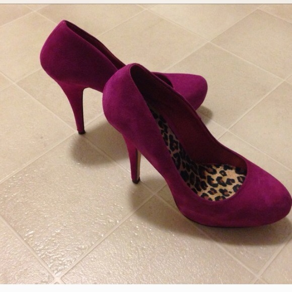 💖PRICED TO SELL💖Gorgeous Purple Pink Aldo Heels - Picture 2 of 3