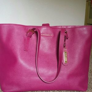 SOLD LOWEST PRICE AUTHENTIC Cynthia Rowley Tote