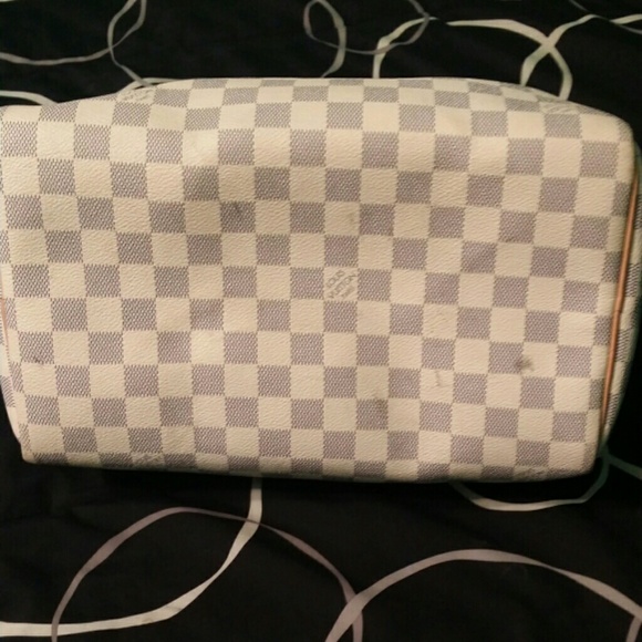 *Gone* - Picture 2 of 4