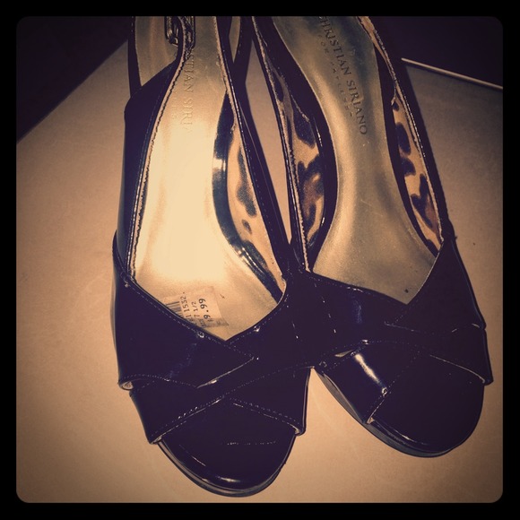 Black high heels! - Picture 1 of 4