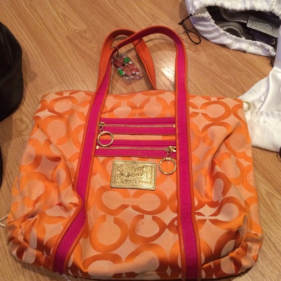 Coach Poppy purse - Picture 1 of 3