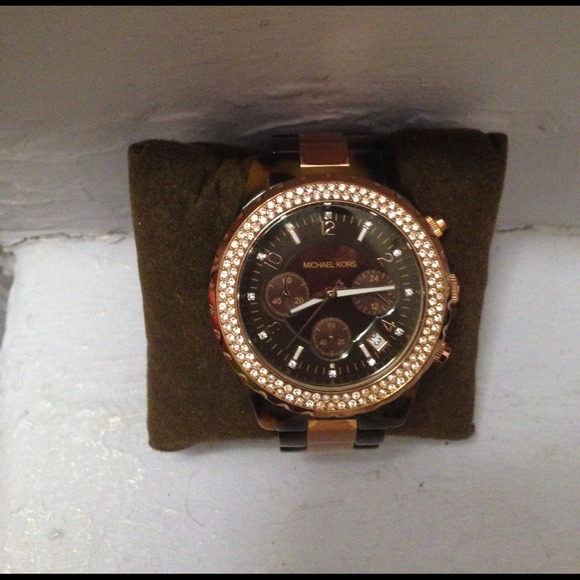 Michael Kors Woman's Chronograph Tortoise Watch - Picture 3 of 4