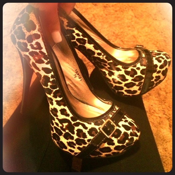 🚫SOLD🚫Cheetah Print Pumps