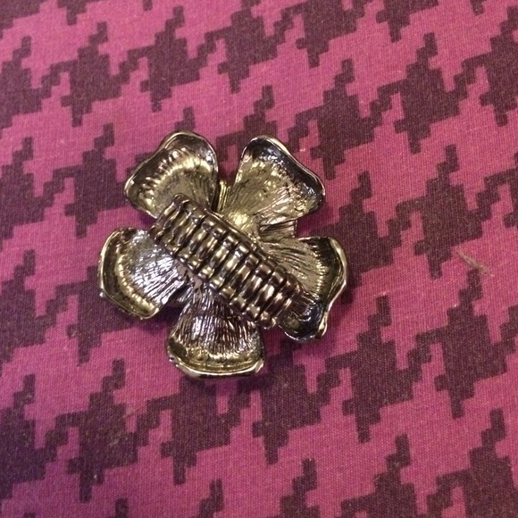 Flower ring - Picture 2 of 3