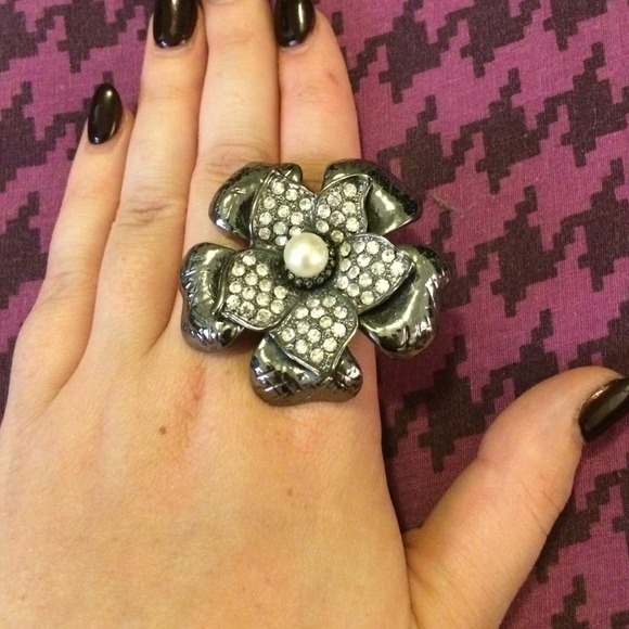 Flower ring - Picture 3 of 3
