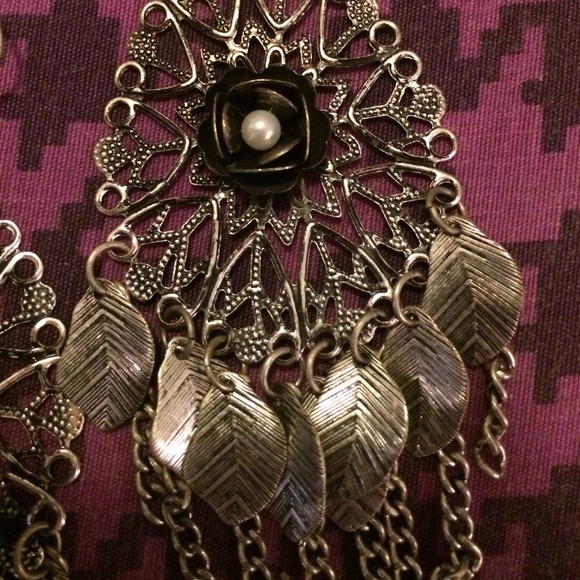 Dangle earrings - Picture 2 of 2