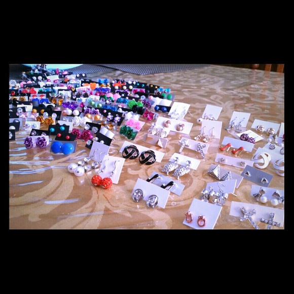 50 pairs Mixed earrings lot