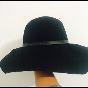 Black wool sun hat