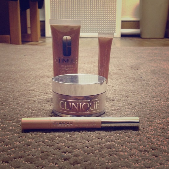 Clinique foundation,concealer,highlighter & powder