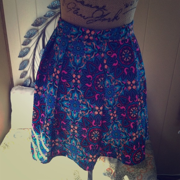 Francesca's Collections Dresses & Skirts - ⬇️PRICE DROP TODAY ONLY⬇️NWT Beautiful skirt