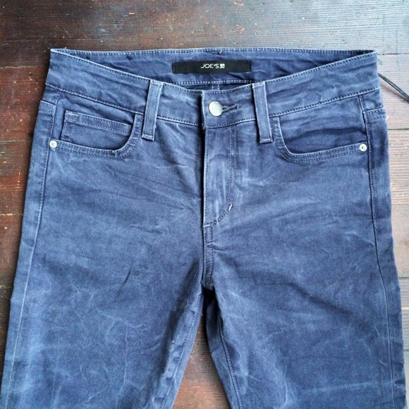 🌙Sexy NEW Joe's "The Skinny" Grey Wash Denim! - Picture 2 of 4