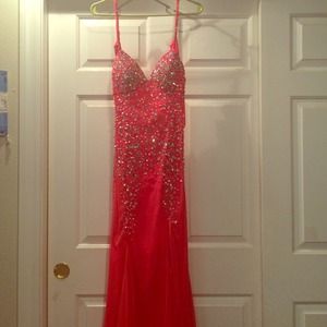I'm selling a prom/ball dress!