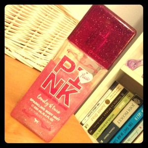 ⛔️TRADED⛔️ PINK Sparkling Body Mist-Lovely & True