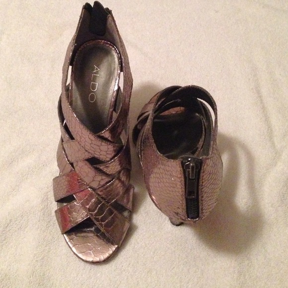 Sexy strap leather heals