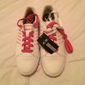 Brand new Ladies Adidas golf shoes