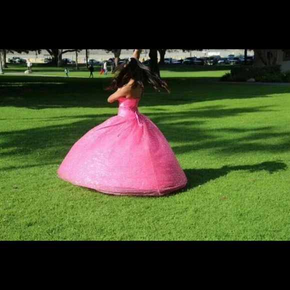 2x Host Pick❤️ Baby Pink Ball Gown - Picture 2 of 4