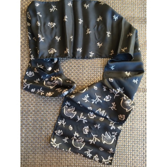 Silk dove scarf - Picture 2 of 4