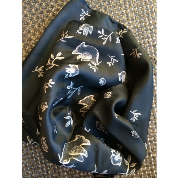 Silk dove scarf - Picture 3 of 4