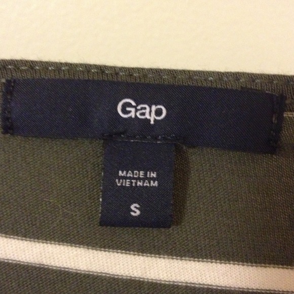 🎉SOLD🎉GAP grey and white striped shirt - Picture 2 of 3