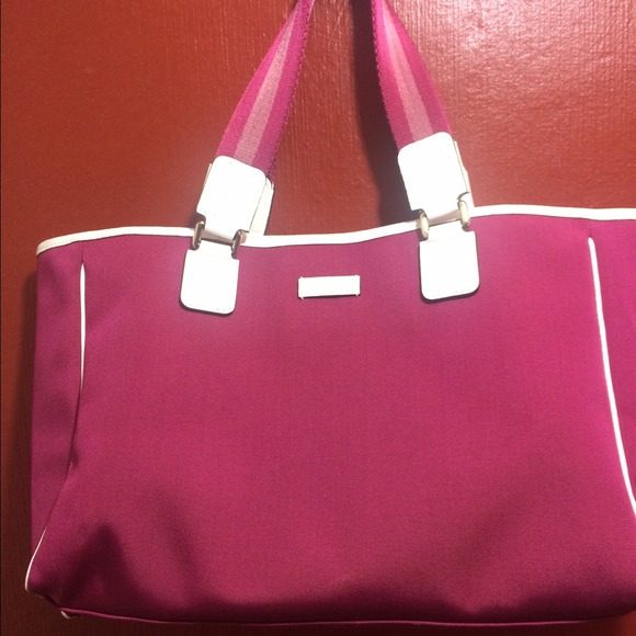 Like new authentic magenta Gucci tote TRADED