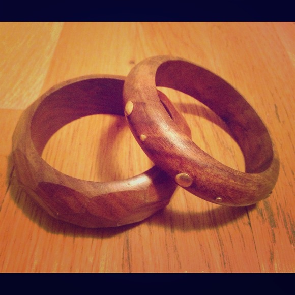 Jewelry - Wooden and gold bangle bracelet set