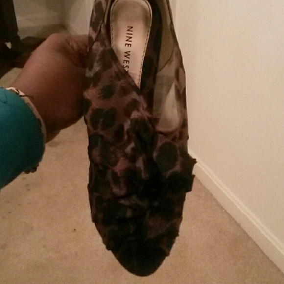 Pumps - Picture 2 of 4