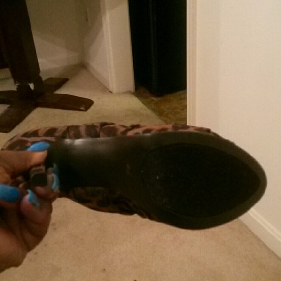 Pumps - Picture 4 of 4