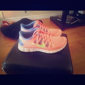 Nike free runs 5.0