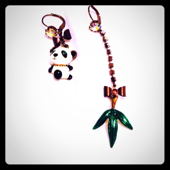 Betsey Johnson Panda Bamboo hi-lo earrings🐼