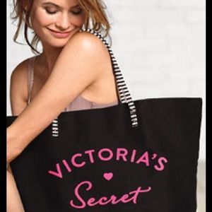 💝NIB VS  Signature Tote 💝 Flash Sale