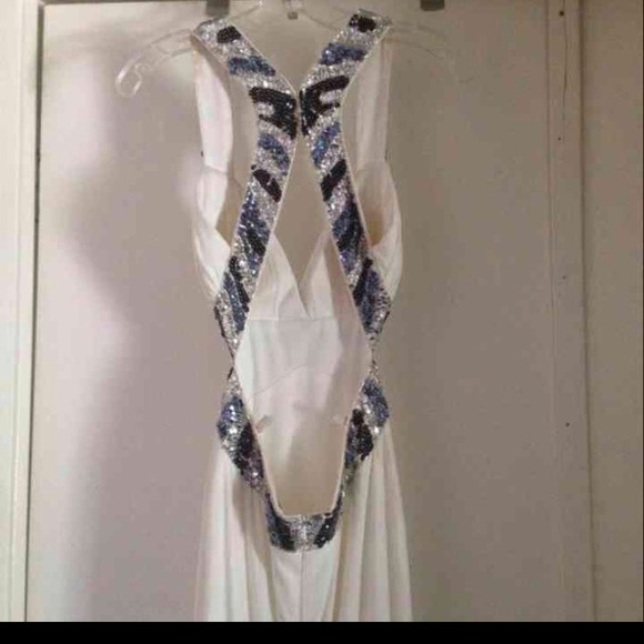 Beautiful prom dress - Picture 2 of 2