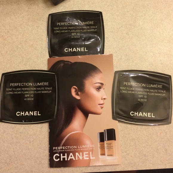SOLD chanel perfection lumiere foundtn samples - Picture 1 of 1