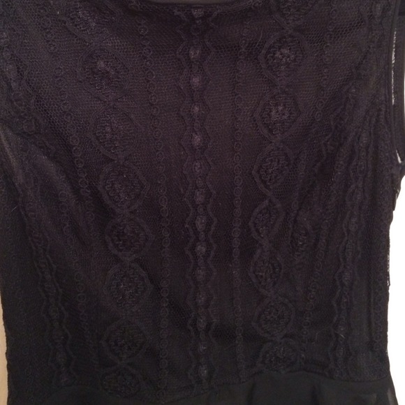 High low hem lace and chiffon top - Picture 2 of 4