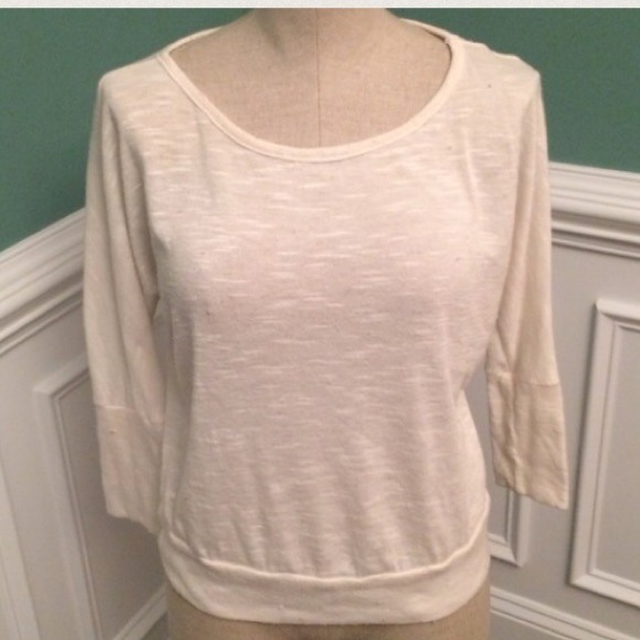 Back button 3/4 sleeve sweater - Picture 2 of 2