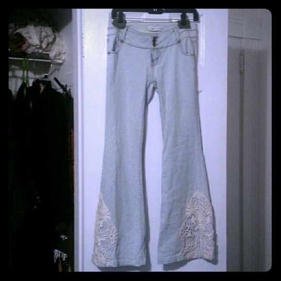 Urban Outfitters Denim - Bellbottom jeans with lace embroidery