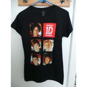 One direction shirt :)
