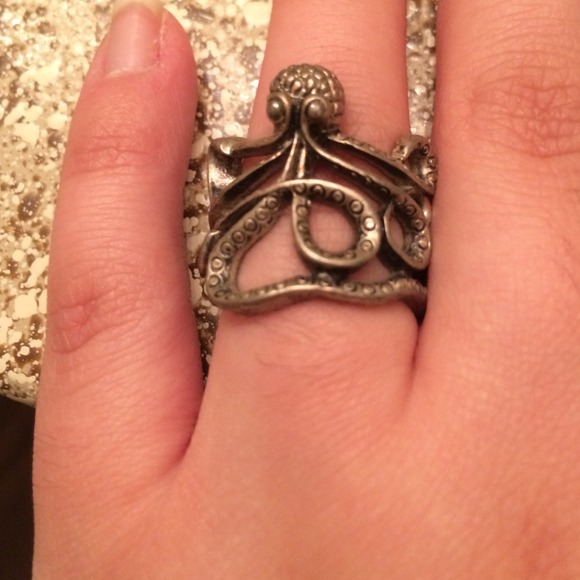 ❌SOLD❌Octopus Ring - Picture 2 of 2