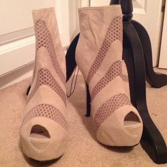 Bundle for @toni357 Suede Mesh Peep Bootie NWOT - Picture 3 of 3