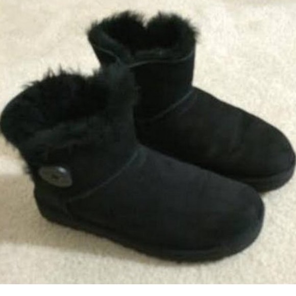 UGG Mini Bailey Button