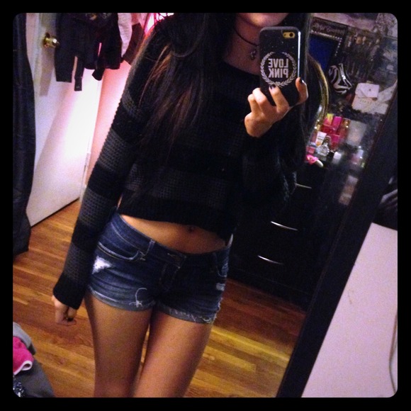 Cropped sweater 🐨💦