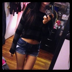 Cropped sweater 🐨💦