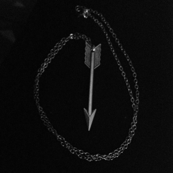Jewelry - Silver Arrow Necklace