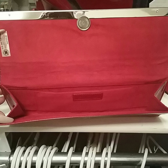Red Clutch - Picture 2 of 3